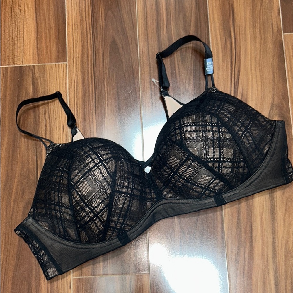 42D Torrid dream wire-free pushup padded wireless bra